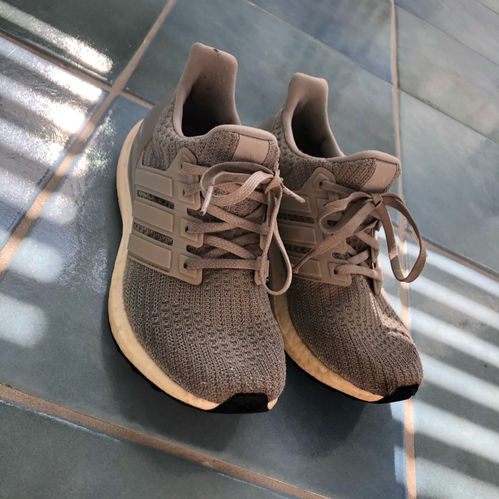 Kids grey Ultra boost Sneakers